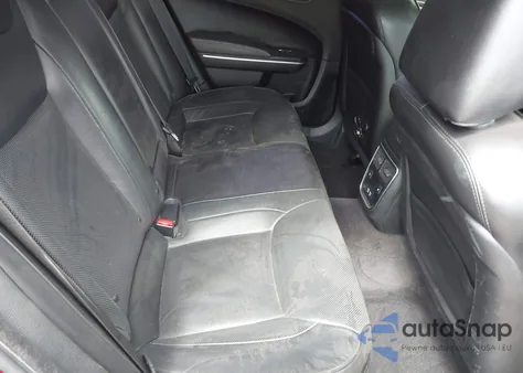 2019 Chrysler 300 Limited z USA, uszkodzony, nr VIN 2C3CCAEG3KH528635